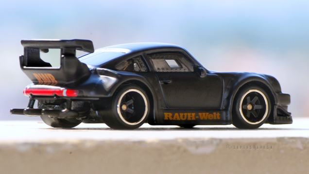 Illustration for article titled Teutonic Tuesday: RAUH-Welt Begriff 930 Turbo Up Close